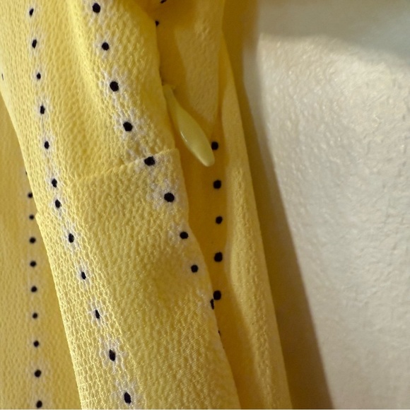 Divided Yellow Peplum Sundress with Notched Collar and Short Sleeves - Picture 4 of 5